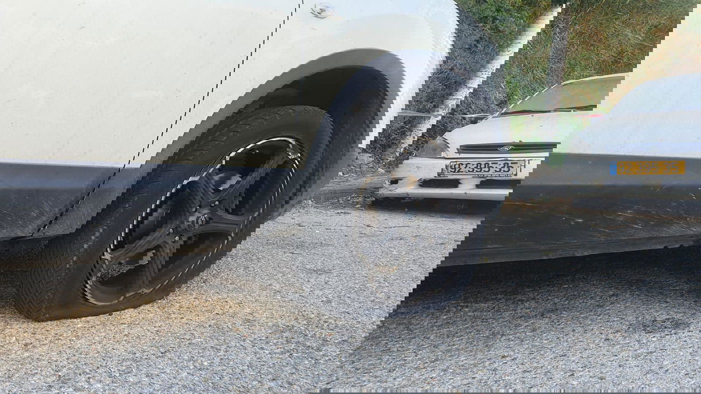 שני שוטרים נדקרו בגבעת זאב, החשוד נורה