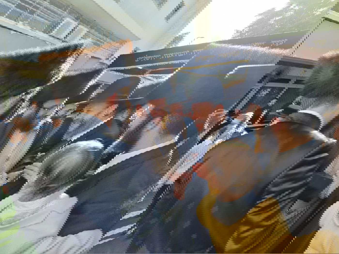 הסופר וסגן ראש העיר חיתן את בתו • תיעוד