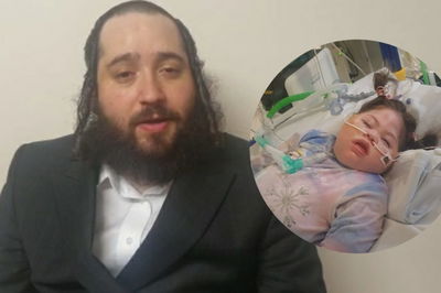 האב, אברהם פיקסלר - ברקע: בתו המונשמת