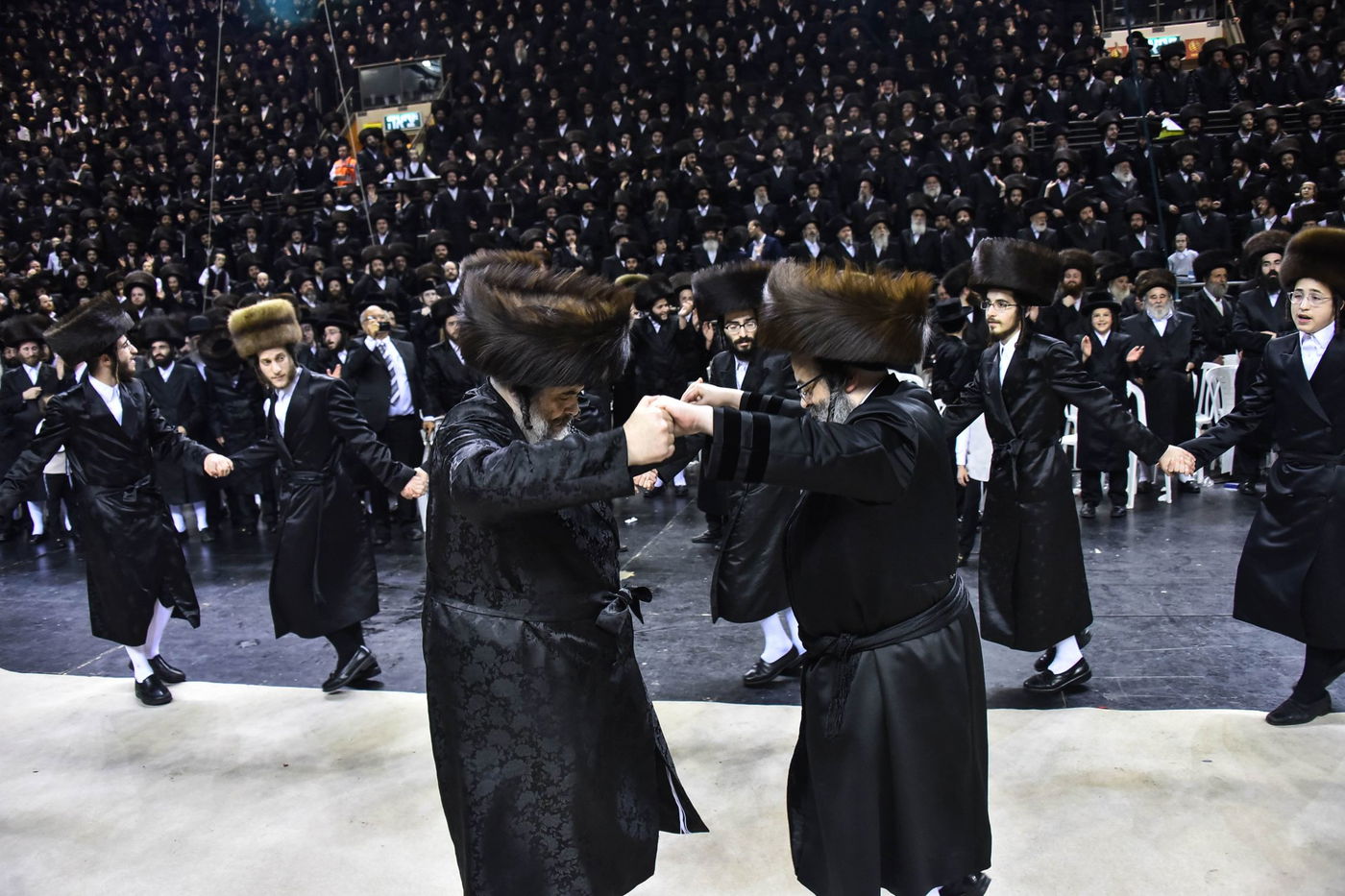 אלפים בחתונת בית סערט ויז'ניץ - סאטמר - ויז'ניץ