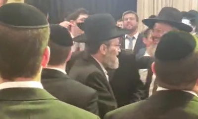 כשעלה ביד לפיד - גפני התקבל בשירת "עוצו עצה ותופר"