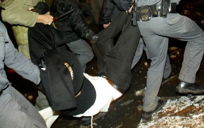 מעצר בגלל המצעד