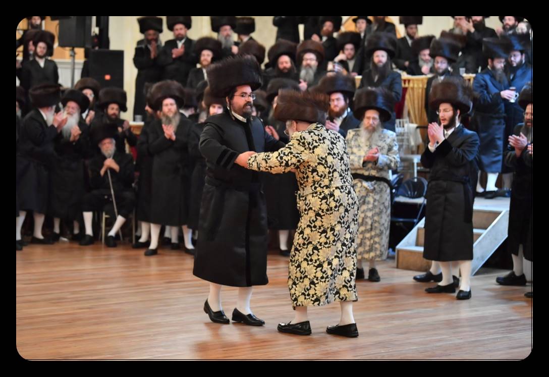 המונים בחתונת נכד הרבי מויז'ניץ בארה"ב