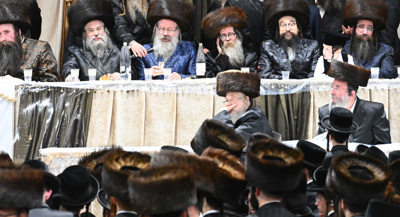 תיעוד: אלפים בחתונת נכדתו של האדמו"ר