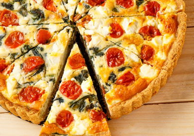 קיש עגבניות שרי ומוצרלה עם תרד