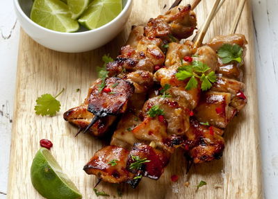 שיפודי עוף בסגנון תאילנדי