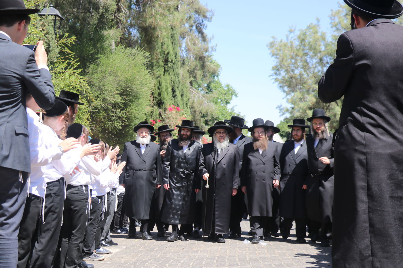 האדמו"ר מסאטמר לילדים: "כבוד בשבילי לפגוש אתכם ראשונים"
