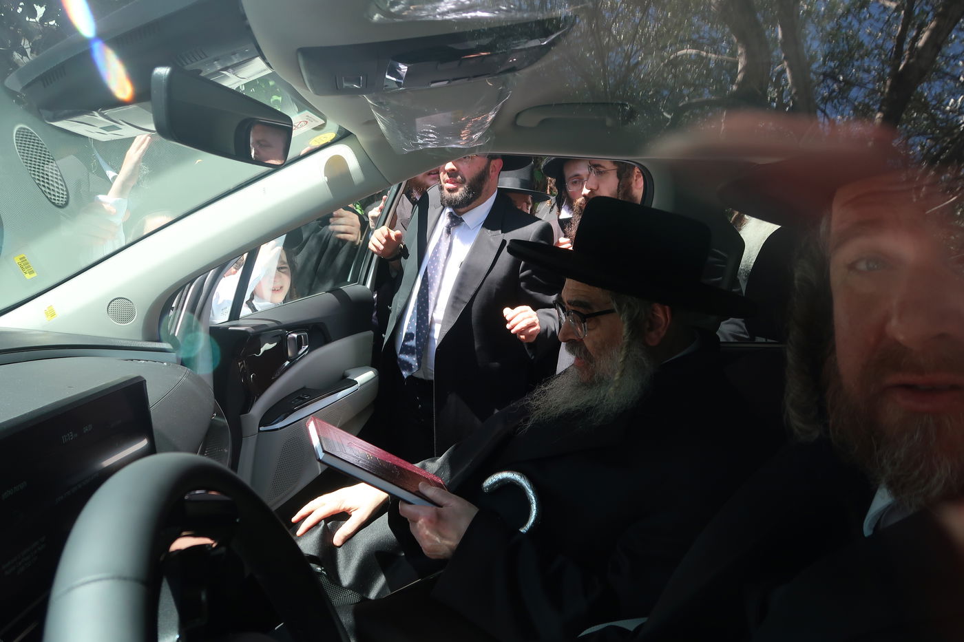 האדמו"ר מסאטמר לילדים: "כבוד בשבילי לפגוש אתכם ראשונים"