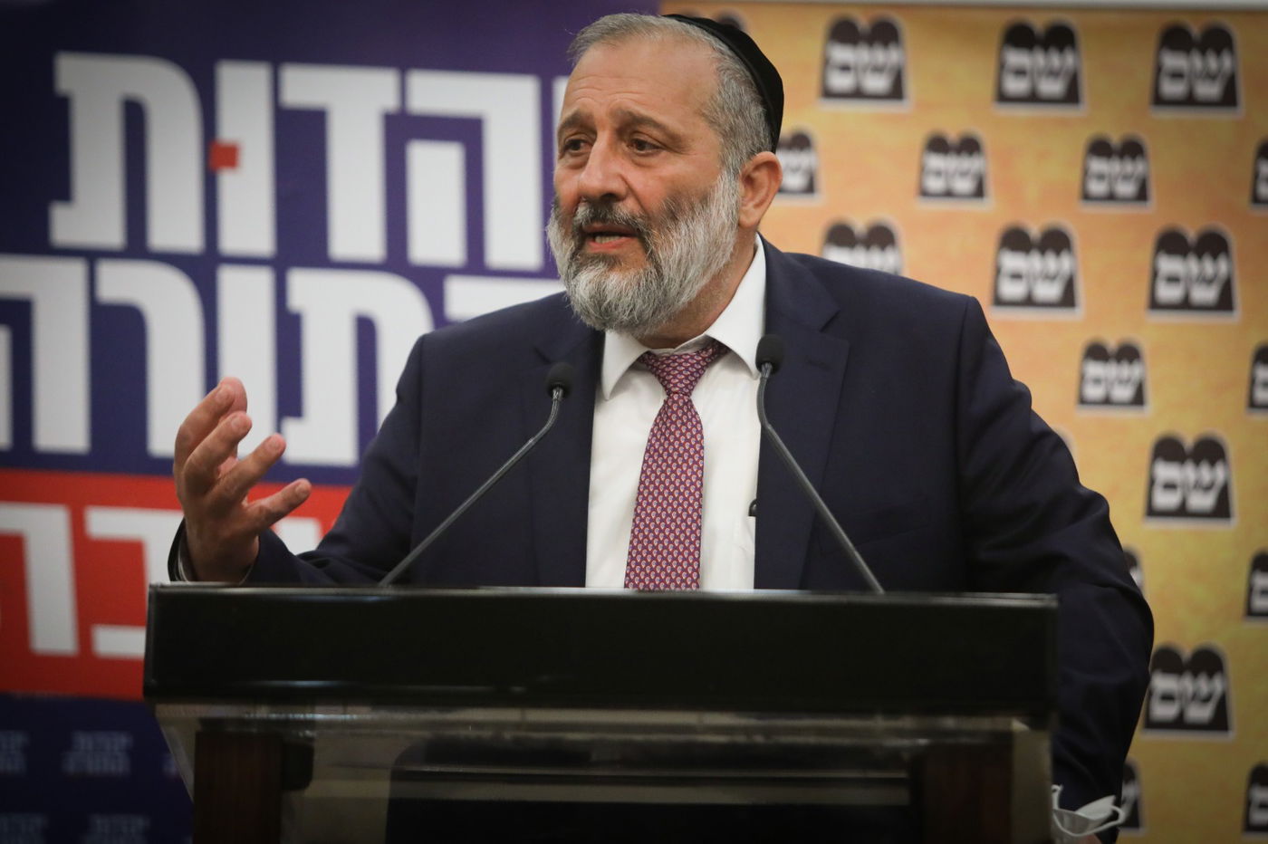 'נפתלי בנט - שם רשעים ירקב; תוריד את הכיפה שלך' • צפו