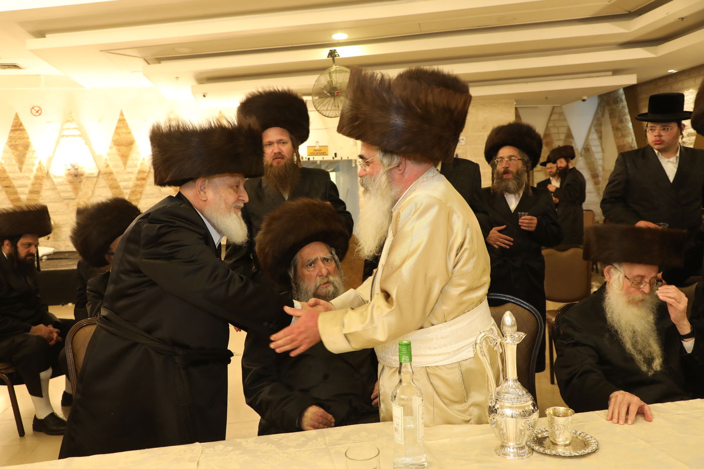 שמחת החתונה בחצרות לעלוב ירושלים - דושינסקיא - ערלוי