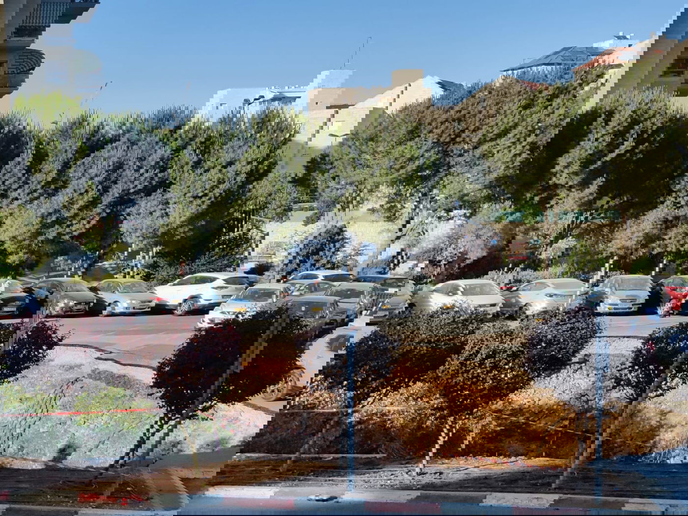 הבולען בשערי צדק