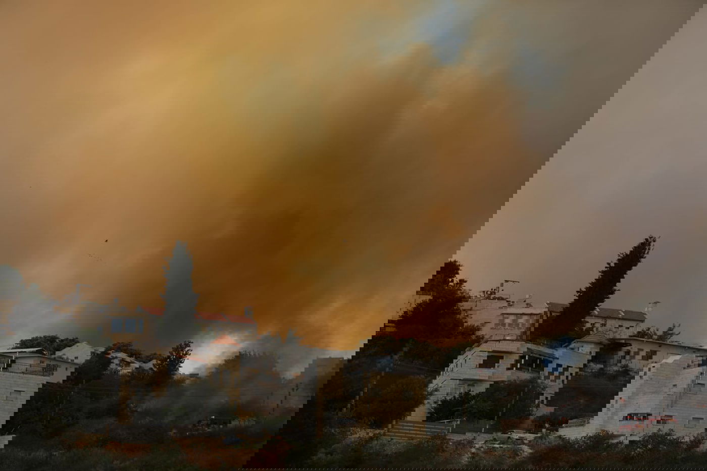 אש בוערת בהרי ירושלים; "הוסרה הסכנה מעל הישובים"