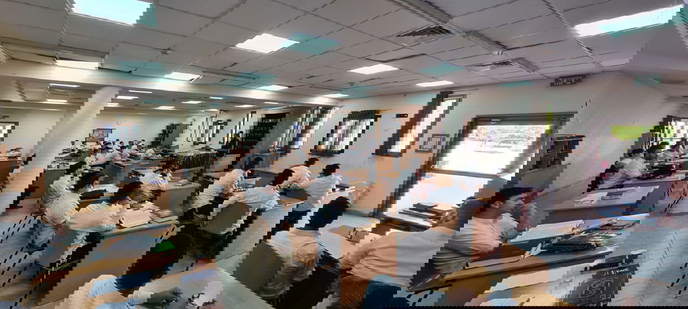 סמנכ"ל משרד הביטחון ביקר בישיבה החרדית