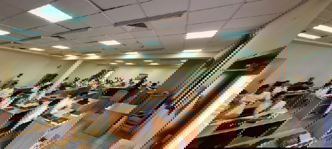 סמנכ"ל משרד הביטחון ביקר בישיבה החרדית