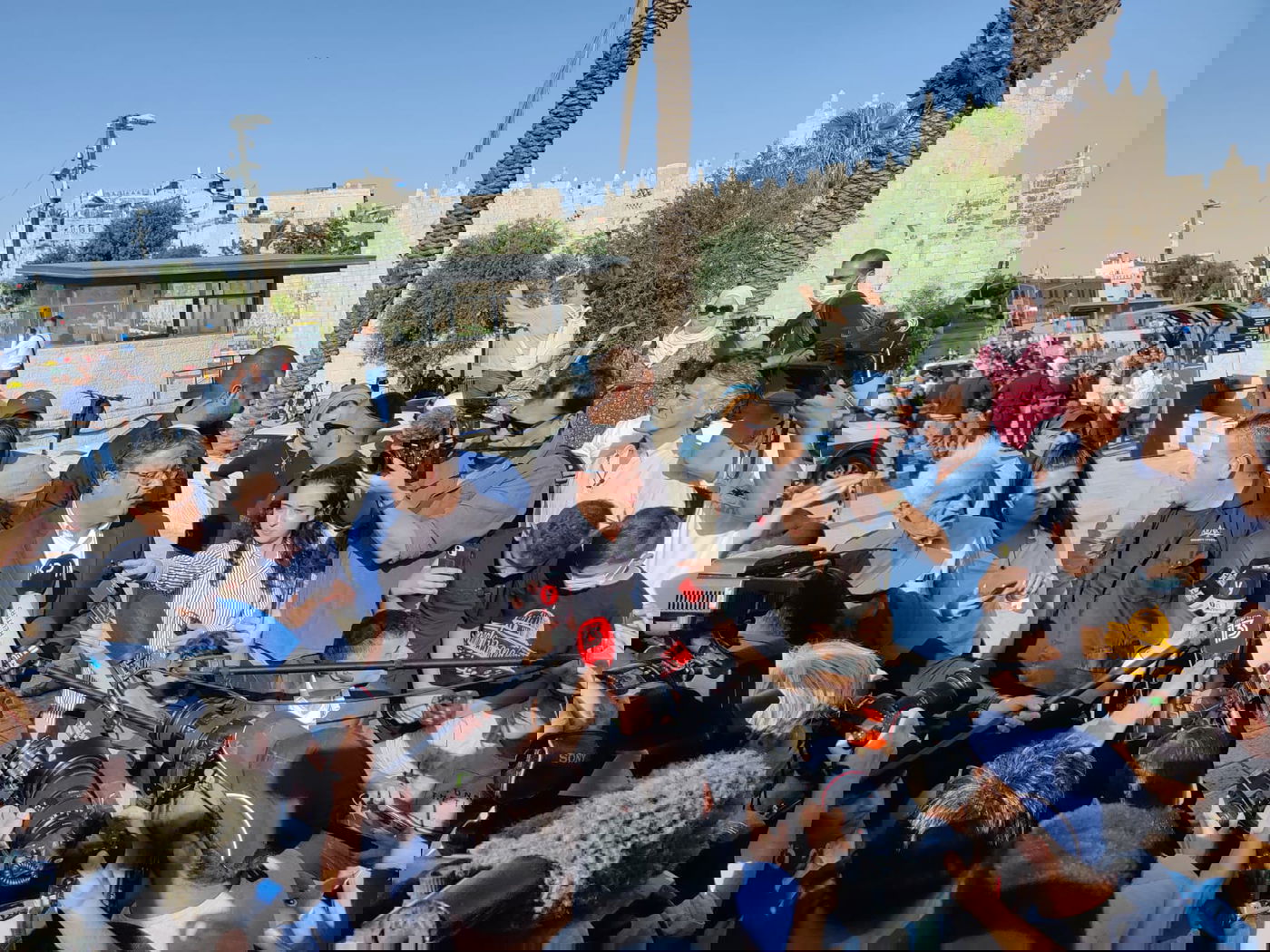 תיעוד: איתמר בן גביר התקרב לשער שכם - המהומות פרצו