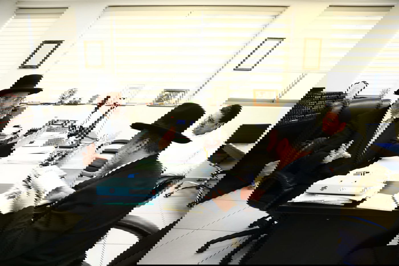 הגר"ד לאו בדבריו שיבח את המכון והעומד בראשו הגרש"ז רווח