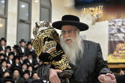 הרבי מצאנז בריקוד לכבודה של תורה