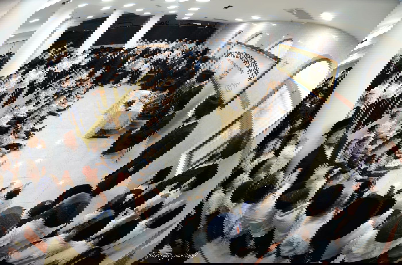 הרבי מויז'ניץ חיזק את קהילת האברך שנהרג