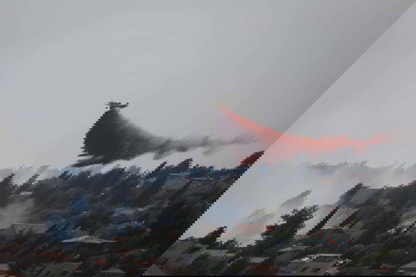 כביש 1 נחסם לתנועה; בתים פונו במבשרת ציון