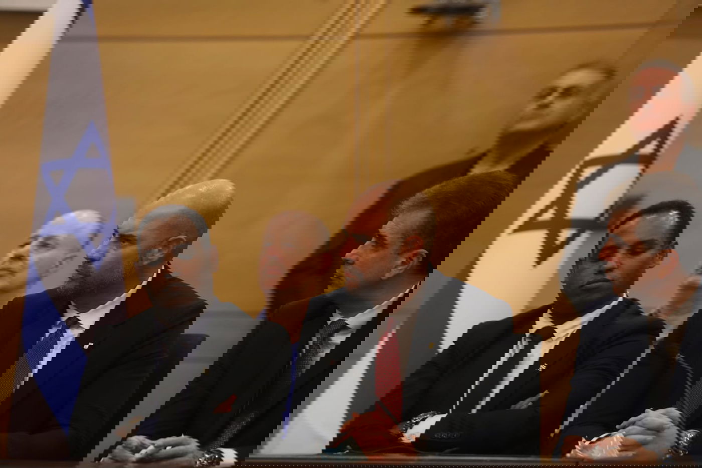 "מלוכדים": ראש האופוזיציה נתניהו עם המפלגות החרדיות