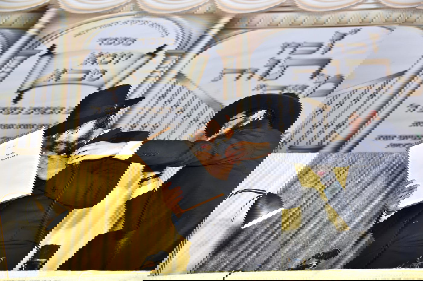 אלפים במעמד הסיומים של הינוקא בירושלים • צפו