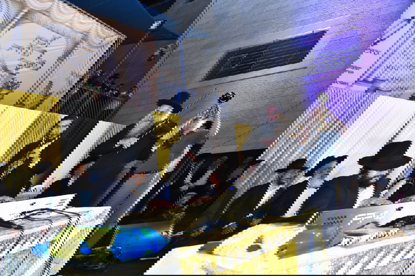 אלפים במעמד הסיומים של הינוקא בירושלים • צפו