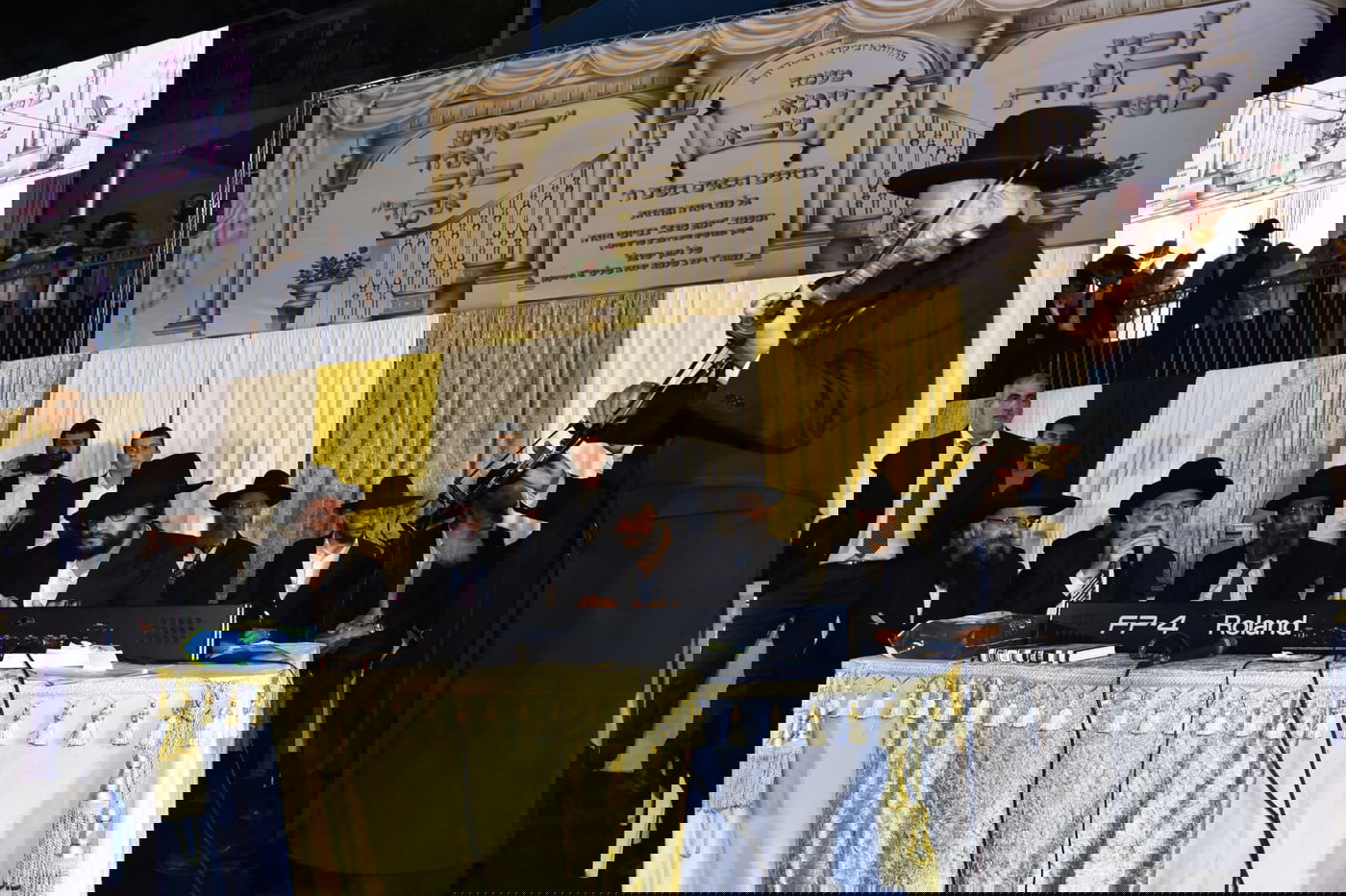 אלפים במעמד הסיומים של הינוקא בירושלים • צפו