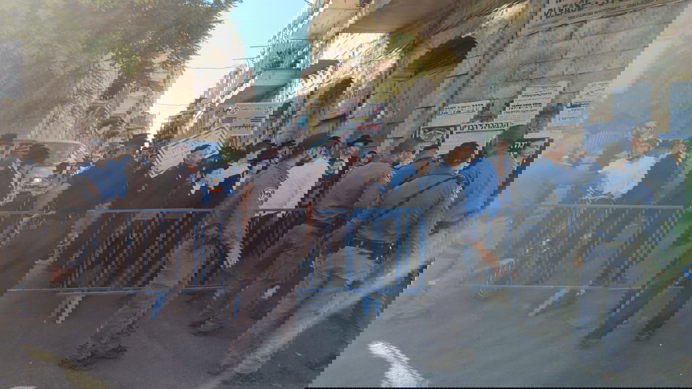 מצעד הדגלים הגיע אל הכותל המערבי; 17 מתפרעים נעצרו