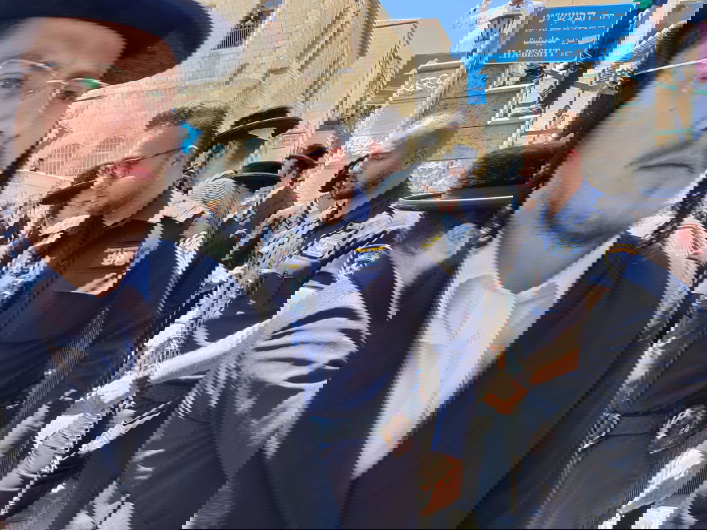 משה ליאון ומשה גפני חולצו מ'בית ישראל'