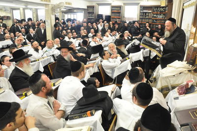 הגר"ש אלתר במסירת שיעור