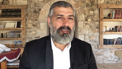 צבי יחזקאלי בפינה על פרשת חוקת • צפו