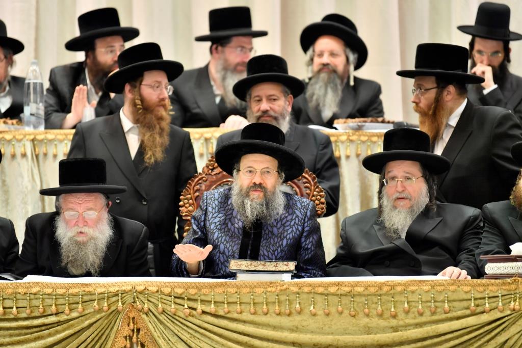 המונים קיבלו את פני הרבי מבאבוב 45