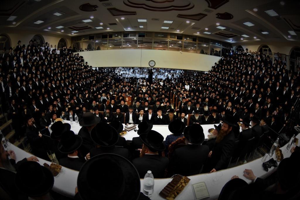 המונים קיבלו את פני הרבי מבאבוב 45