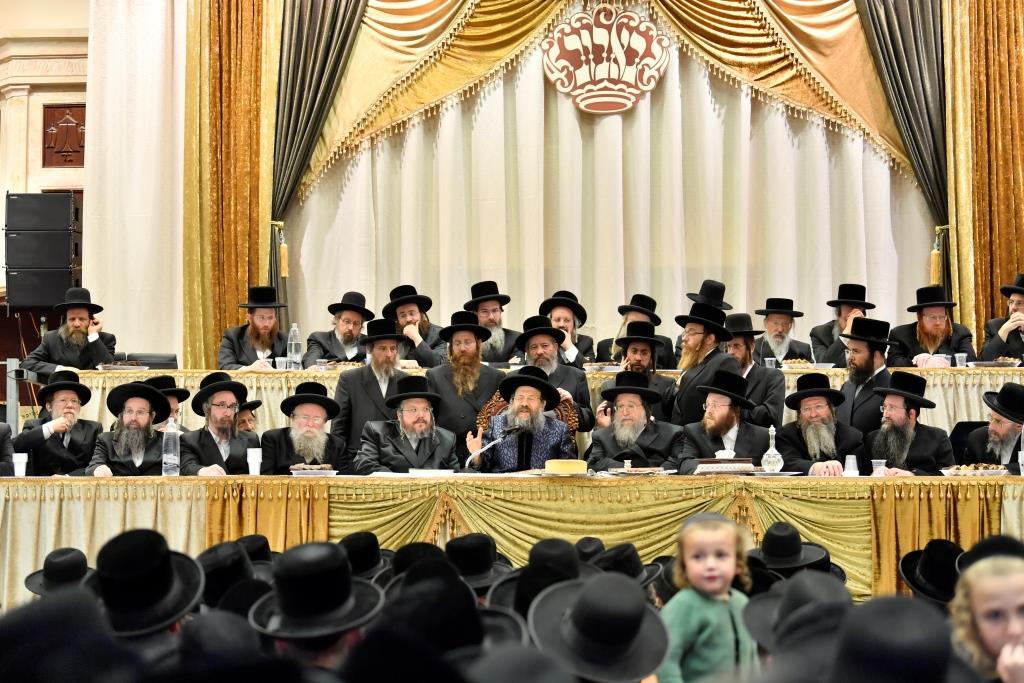 המונים קיבלו את פני הרבי מבאבוב 45