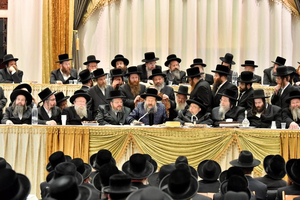 המונים קיבלו את פני הרבי מבאבוב 45