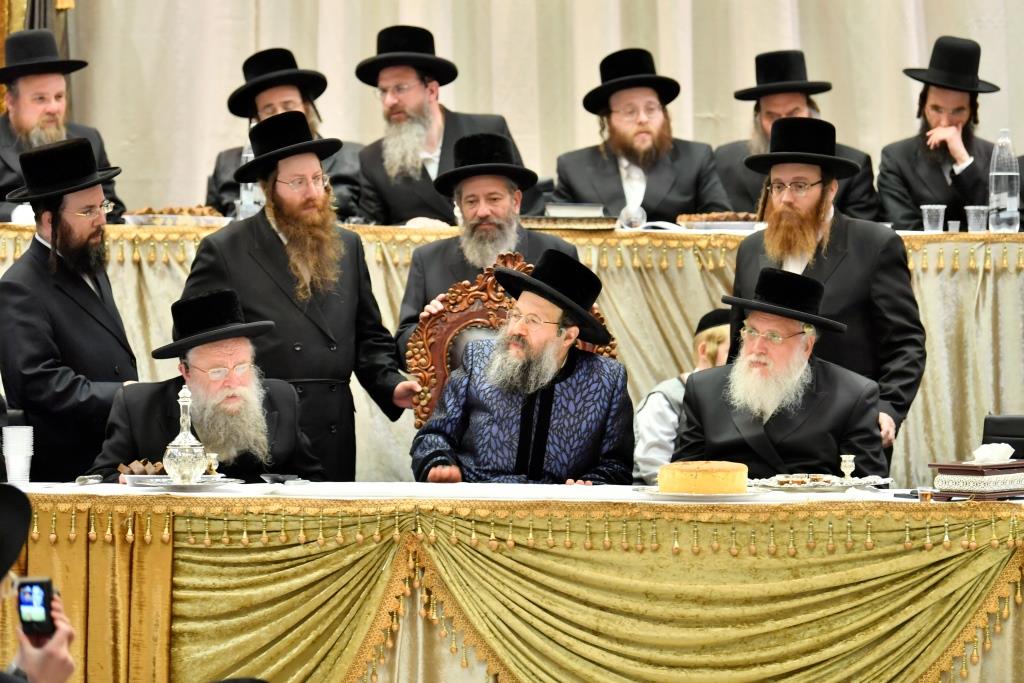 המונים קיבלו את פני הרבי מבאבוב 45