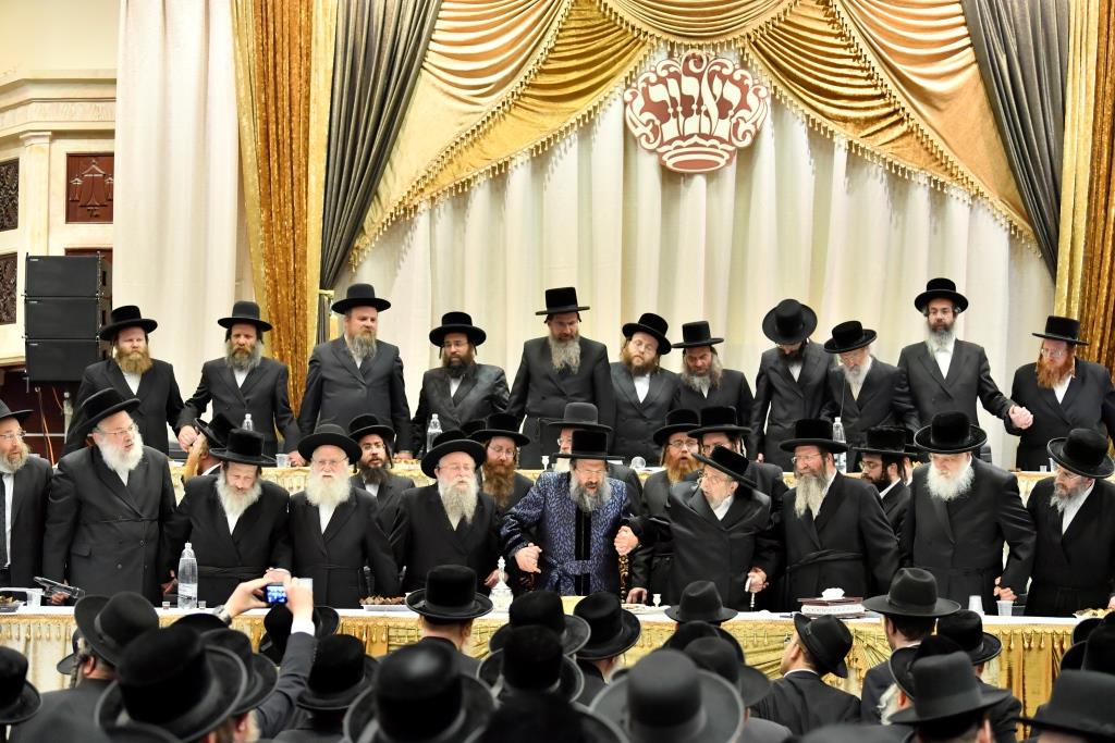 המונים קיבלו את פני הרבי מבאבוב 45