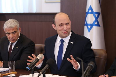 בנט ולפיד בישיבת הממשלה, היום