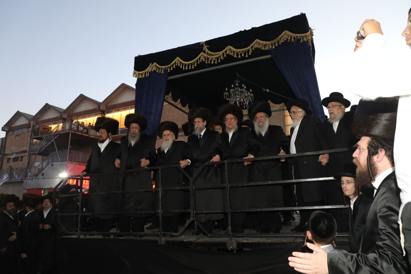 בזוועהיל חגגו את נישואי נכדת האדמו"ר