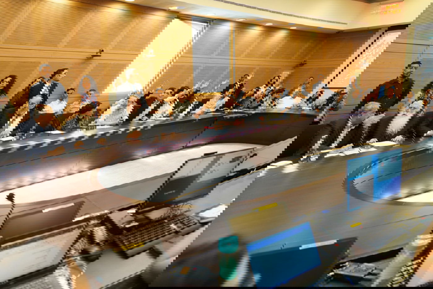 מאיר פרוש לעידית סילמן: "את מתנהגת כמו ילדה קטנה"