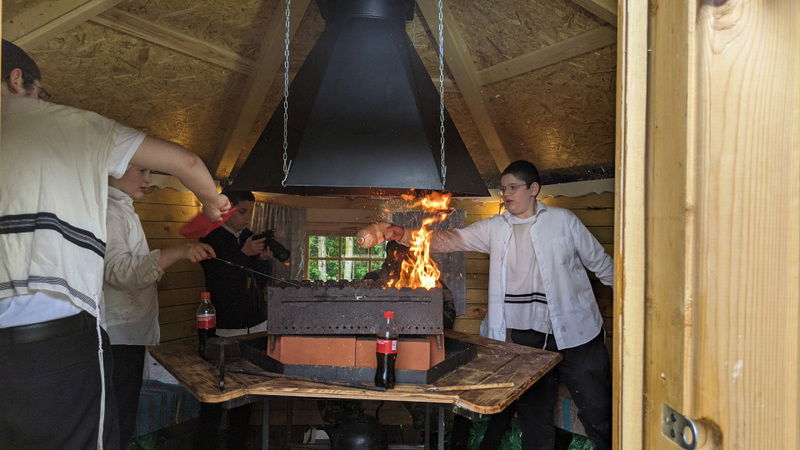 מסיימי הת"ת במוסקבה במסע בעיר הגאולה קוסטרמה