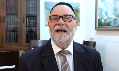 אריה ברונר שר ומדבר על פרשת חקת