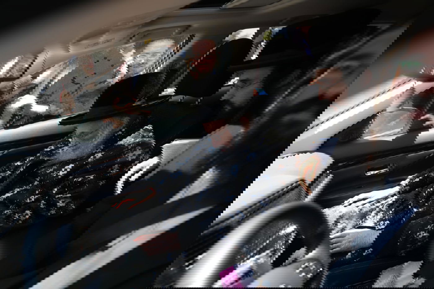 אלף מפגינים בגוש עציון; רימוני הלם על רכבו של הגאב"ד