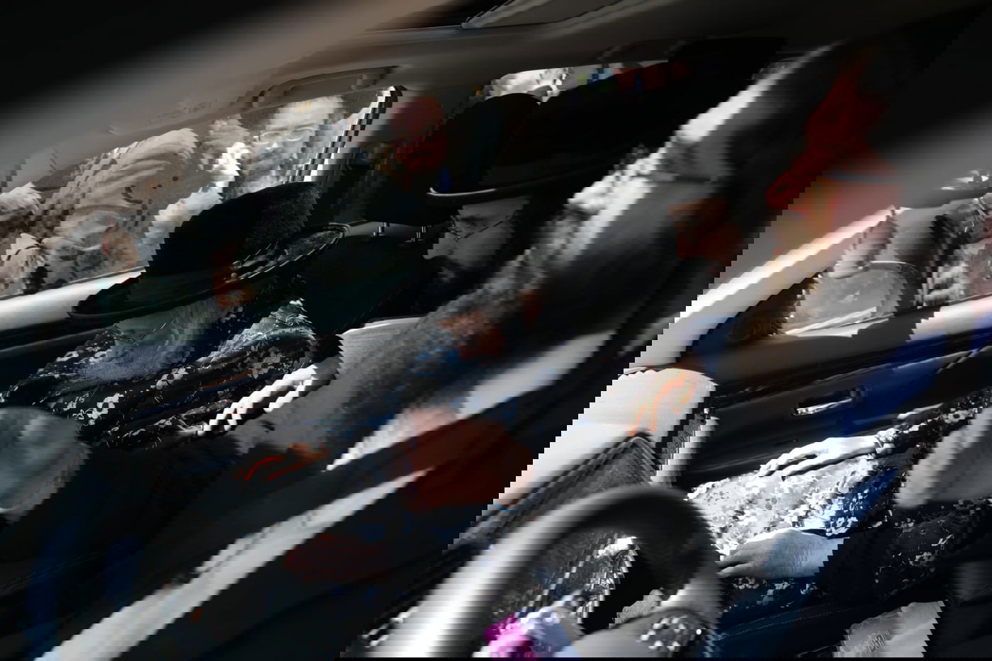 אלף מפגינים בגוש עציון; רימוני הלם על רכבו של הגאב"ד