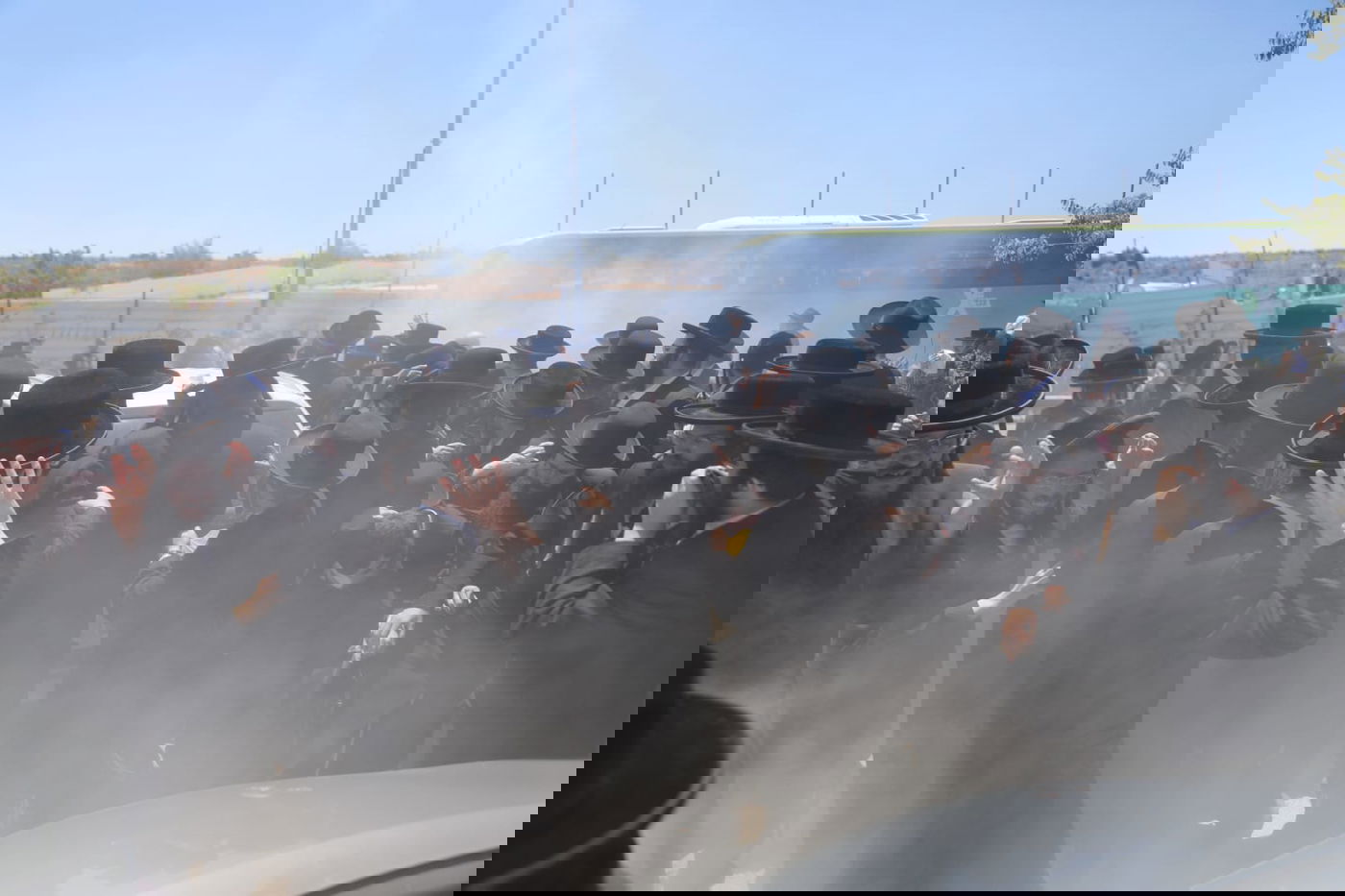 אלף מפגינים בגוש עציון; רימוני הלם על רכבו של הגאב"ד