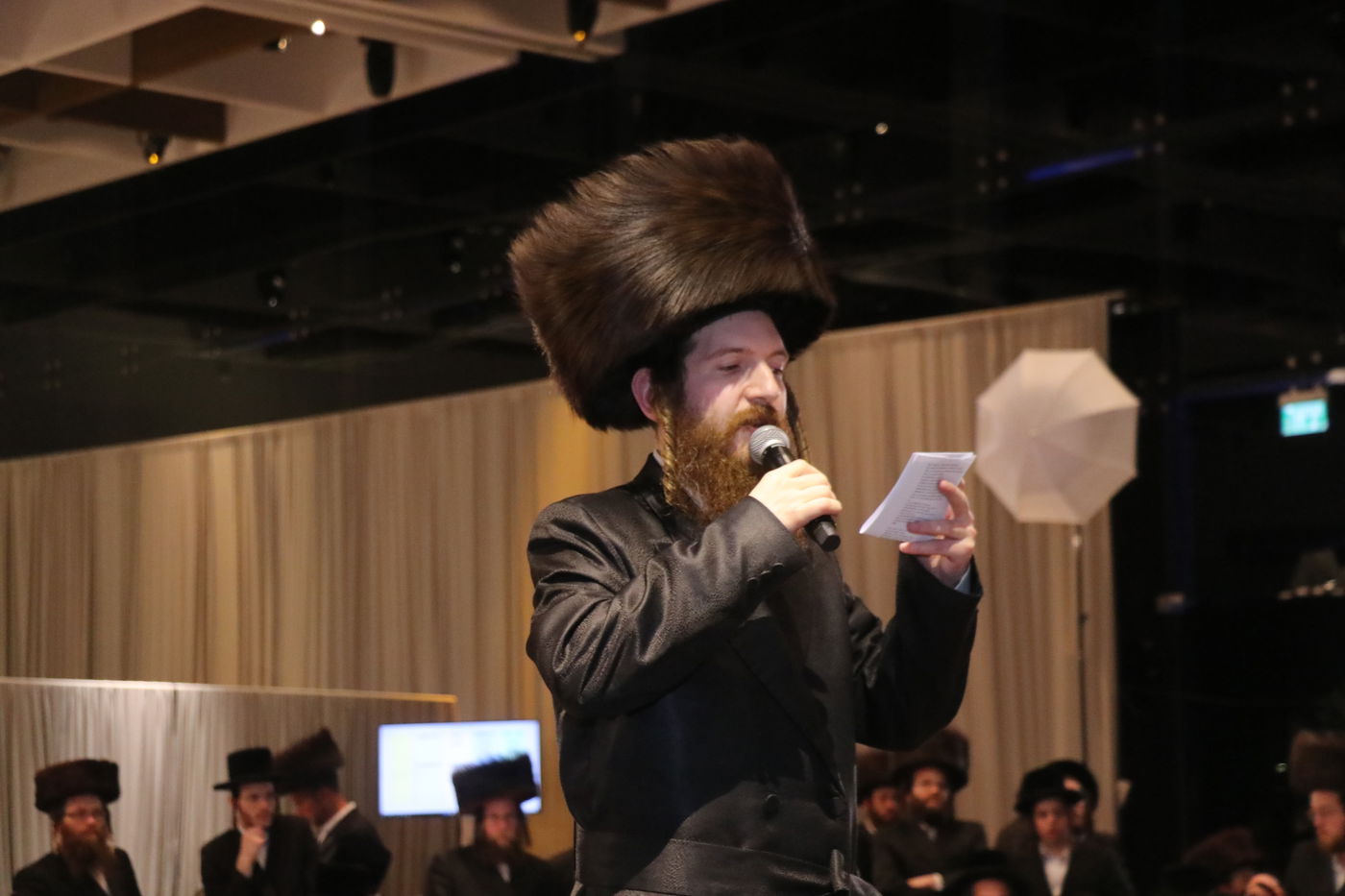 האדמו"ר מבאבוב 45 בחתונת בן הנגיד