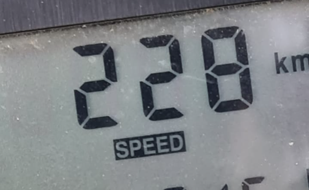 נהג נתפס "טס" במהירות של 228 קמ"ש