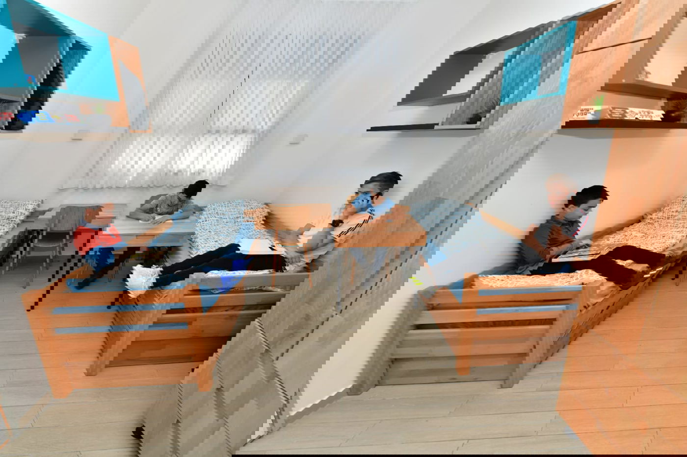 התלמידים חווים את סוף היום, ומסיימים אותו כשהם מלאי סיפוק וחוויות