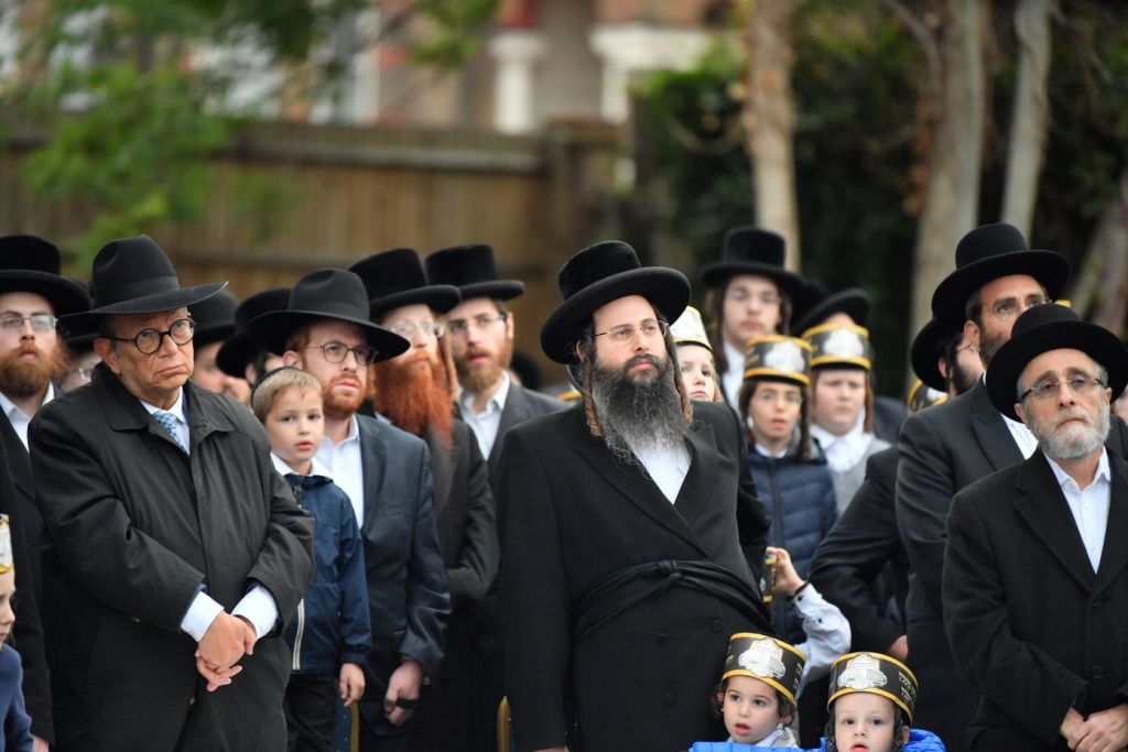 בשטח הענק: הרבי מויז'ניץ ירה את אבן הפינה לבניין הת"ת