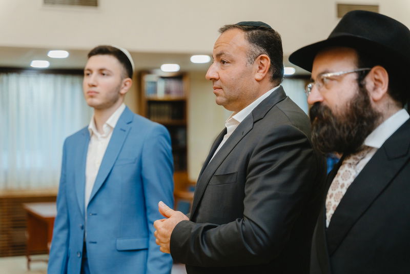 ספר תורה חדש הוכנס בעיר הרוסית; צפו